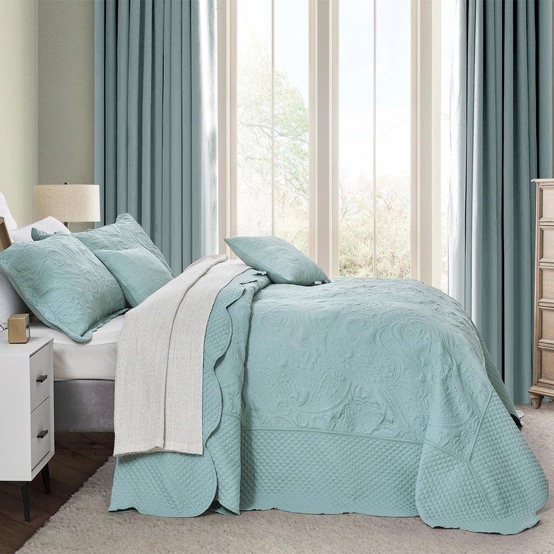 Blythease Oversized King Bedspread 128x120 Extra Wide, Paisley Pattern Design,