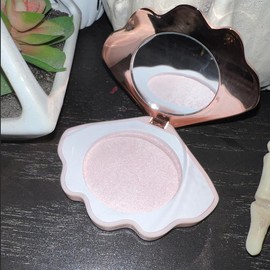 Macabre Cosmetics Apparition Ghost Highlighters Makeup - Colour: Ethereal Rose (pink)