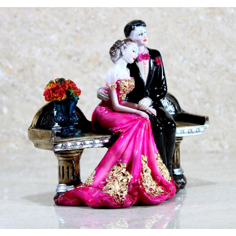 ESPLANADE Love Couple on Couch Showpiece Statue Sculpture Figure -