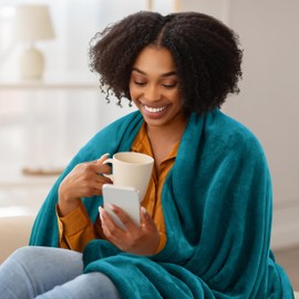 Utopia Bedding Utopia Bedding Fleece Blanket King Size Turquoise 300GSM Luxury Anti-Static Fuzzy Soft Microfiber Bed Blanket (90x102 Inch)