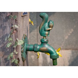 Outdoor Faucet Garden Antique Green Squirrel Handle Courtyard Faucet Decorative Brass Single Cold Water Tap Wall Mount Washing Machine
