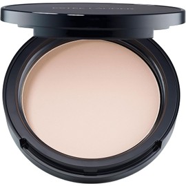 Estée Lauder Double Wear Stay-in-Place Matte Powder Veil Polvo Compacto Fijador con Borla – Acabado mate dimensional. Polvo ultrafino que se funde con el maquillaje y lo fija.