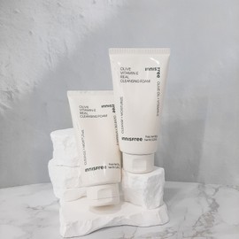 1+1 Innisfree Olive Vitamin E Real Cleansing Foam 150g / 1+1 이니스프리 올리브 비타민 E 리얼 클렌징 폼 150g