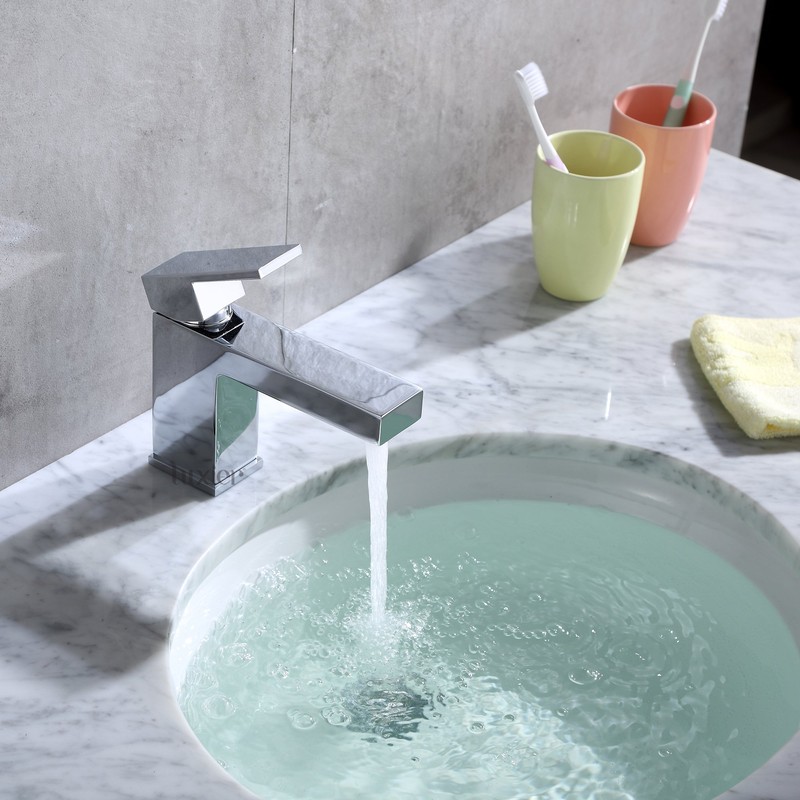 Luxier BSH05-SC Single Hole Single-Handle Bathroom Faucet with drain in