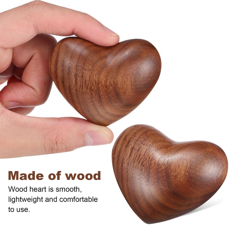 Garneck 2Pcs Wooden Heart Ornaments Handheld Heart Lucky Charm Special