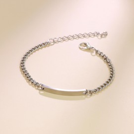 HMOOY Couples Matching Bracelets His and Hers, Stainless Steel Relationship Bracelets Silver/Gold/Black Plated Bracelet Long Distance Touch Bracelets for Women Men Promise Jewelry Gifts (Women-Silver)