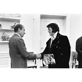 PRESIDENT RICHARD NIXON AND ELVIS PRESLEY SHAKING HANDS 4X6 PHOTO POSTCARD