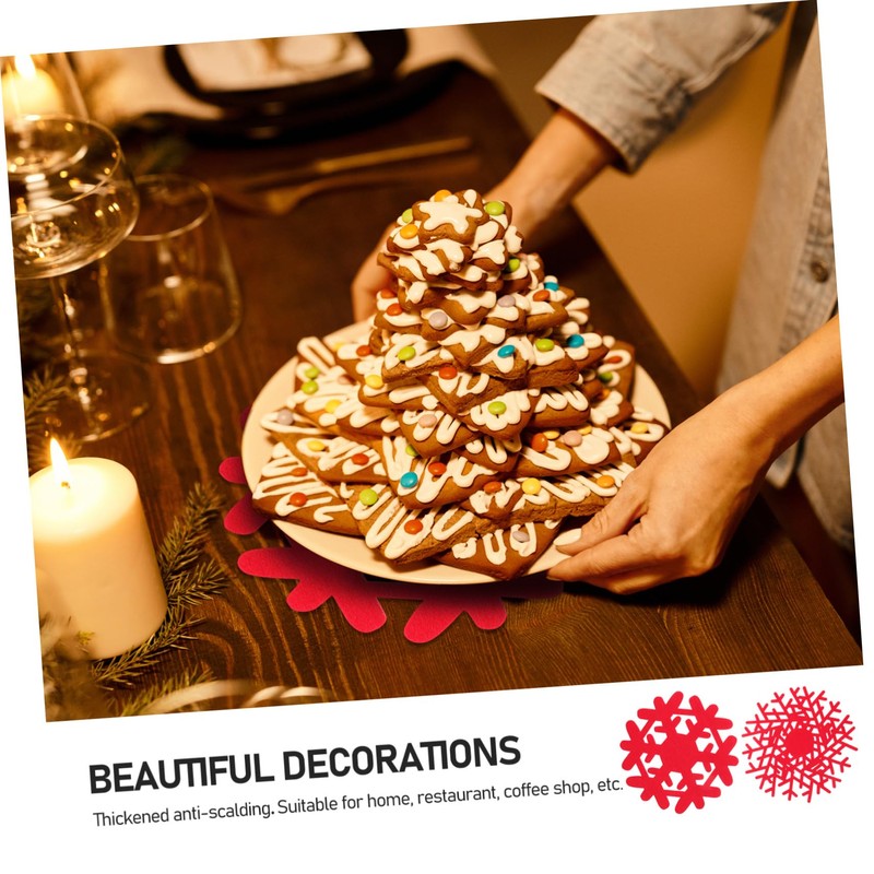 Ciieeo 4pcs Christmas Snowflake Coasters Insulated Desktop Cup Mats for
