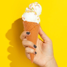 DOITOOL Fake Ice Cream Cone, PVC Artificial Ice Cream Cone, Realistic Artificial Desserts for Party Decoration, Kitchen Display, Photography, And DIY Craft