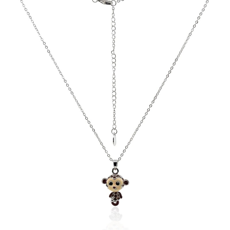 Mayfer Cadena con dije de mono - changuito decorado con
