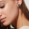 arete de tuerca de plata de ley 925 con diseño