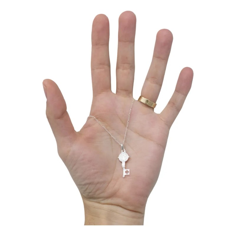 Cadena Con Dije De Llave San Benito En Plata Solida
