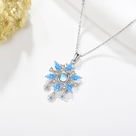 VENACOLY Snowflake Necklace Sterling Silver Snowflake Pendant Snowflake Jewellery Gifts for Women