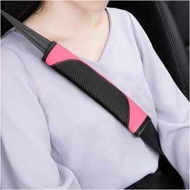 BESULEN - Funda para cinturón de seguridad de coche, paquete de 2 almohadillas para orejas de piel de fibra de carbono, protector de cojín para cinturón de seguridad de automóvil, compatible con todos los coches y correa de mochila (rosa)