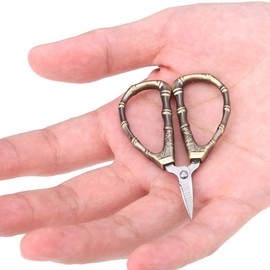 Tijeras de Costura y Bordado, Acero Inoxidable Mini Vintage de 2.3 Pulgadas para Arte, Manualidades y Costura (Junta de Bambú)