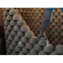 Enigmatic I Hand during Sakura