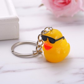 Lucky Duck Keychain, Cute Yellow Resin Duck with Sunglasses, Positive Gift for Friends Family Duck Lovers, Good Luck Key Ring for Mother’s Day, Graduation, New Job, Exam Success