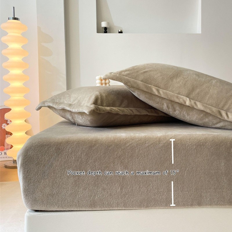 Luxurious Velvet Fitted Sheets，All-Season Milk Plush Bedding，15" Deep Pockets Mattress