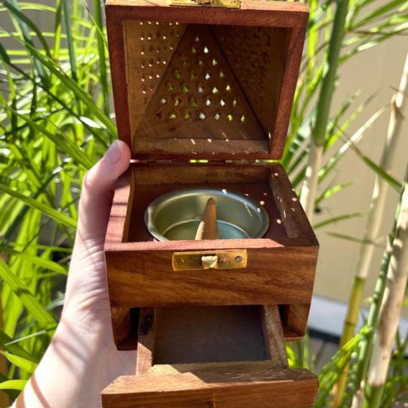 vrinda Wooden Pyramid Cone/Charcoal Burner with Storage Net Carving