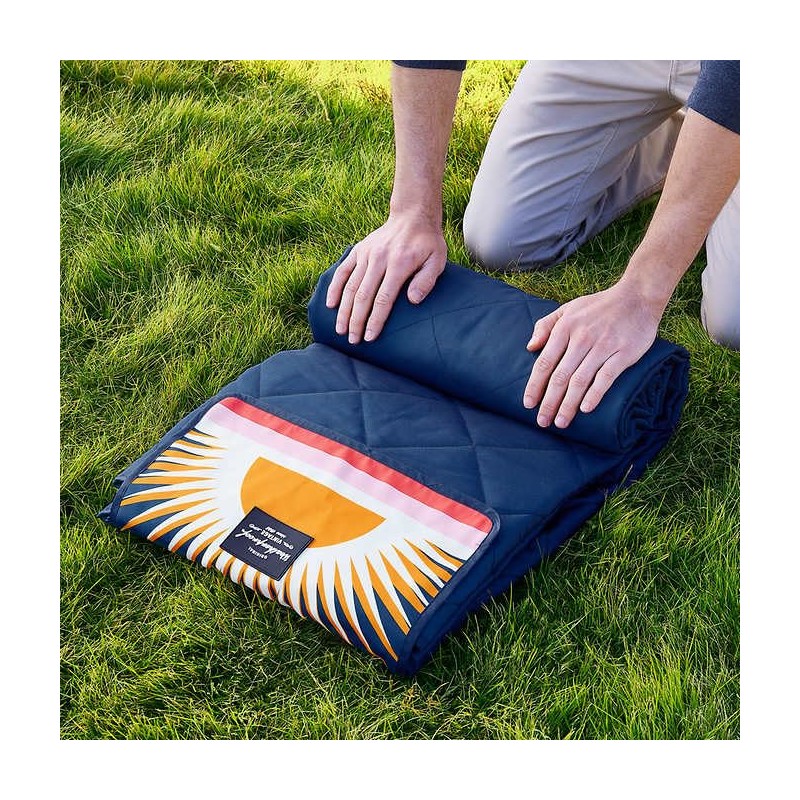 Weatherproof Vintage Outdoor Blanket (60in x 72in) - Portable Picnic