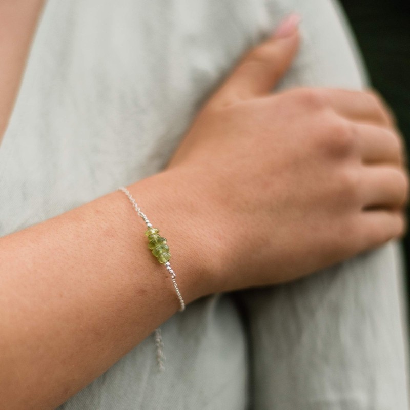 Peridot Chip Bead Bar Bracelet in Sterling Silver