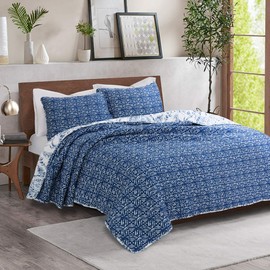 Lush Decor Erindale Paisley Cotton 3Pc Quilt Set King Navy & White – Reversible Lightweight Quilt Bedding with Shams, Classic Boho Style