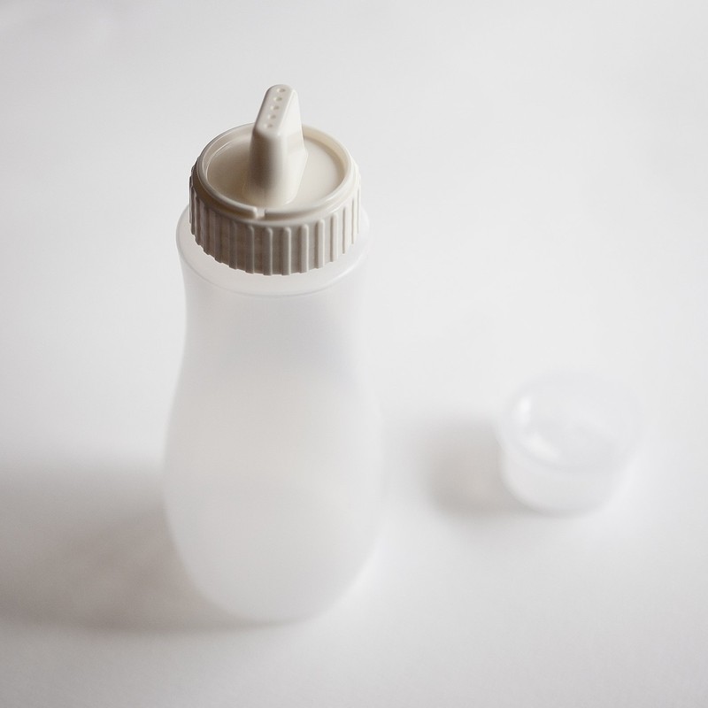 5 Holes Mayo-Canister, Plastic Sauce Squeeze Bottle with Leak Proof