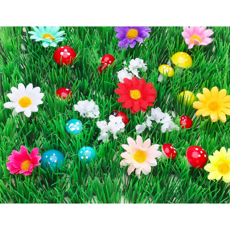 Toyland® 24cm x 24cm Decorative Grass Patch - Perfect For