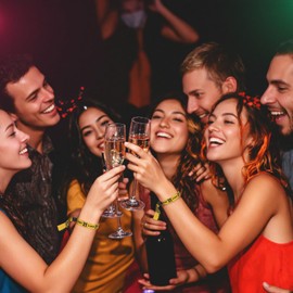 AmazingSpark 100 Pack Gold Over 21 Cloth Wristbands Disposable Waterproof Bracelets Arm Bands for Events, Concerts, Sporting Events, VIP Parties, Birthday Parties, Club Entrance (Modern)