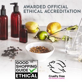 WildWash Purrfect Cat Shampoo with Added Catnip 250ml - Makes Bathtime Fun Time, Adds Shine and Luminosity to Dull Hair - Natural, Sulphate and Paraben-Free for Sensitive Skin