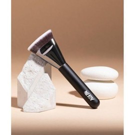 Merzy The Airy Fitting Foundation Brush / merzy 더 에어리 피팅 파운데이션 브러시