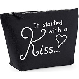 Hippowarehouse It Started With a Kiss printed make up cosmetic wash bag 18x19x9cm