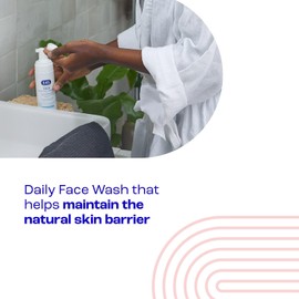 E45 Foaming Face Wash - Daily Cleanser for Dry & Sensitive Skin - Gentle Makeup Remover - Softens Skin & Controls Oil - Skincare for Women & Men, 150ml