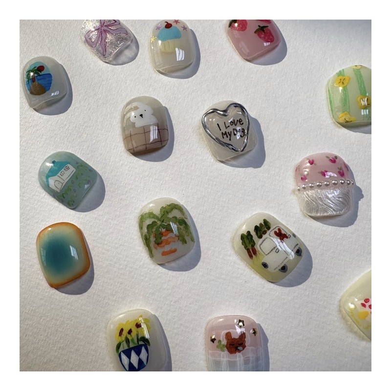 [Ar] Specializing in handmade nail tips and drawing nail art
