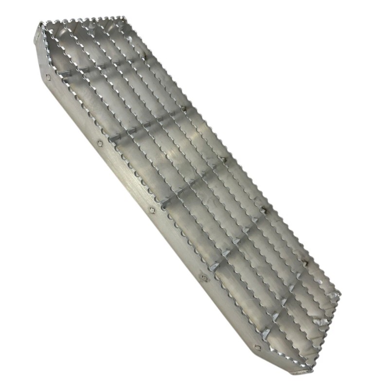 Unbranded Cab Lower Step for MACK Replaces # 85QM4219 (21-13/32in/54