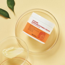 formulaLycocell (1+1)Vitamin super whitening functional cream 100g hypoallergenic whitening elasticity tone up moisture wrinkle improvement / (1+1)비타민 슈퍼 미백 기능성 크림 100g 저자극 화이트닝 탄력 톤업 수분 주름개선