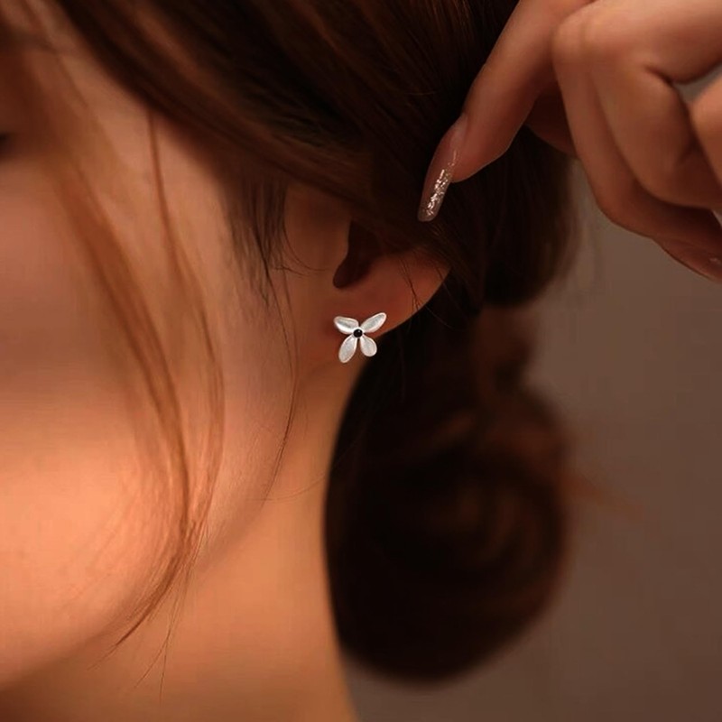 Lcenbk 925 Sterling Silver Flower Earrings for Women Irregular Gardenia