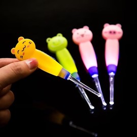 1Pc Cute Flashlight Earpick, Ear Wax Removal LED Light Illuminated Ear Pick Remover, Earwax Cleaning and Removal Tools, Light LED Earpick Wax for Adults Ear Safe, Ear Care, Earwax Removal Products
