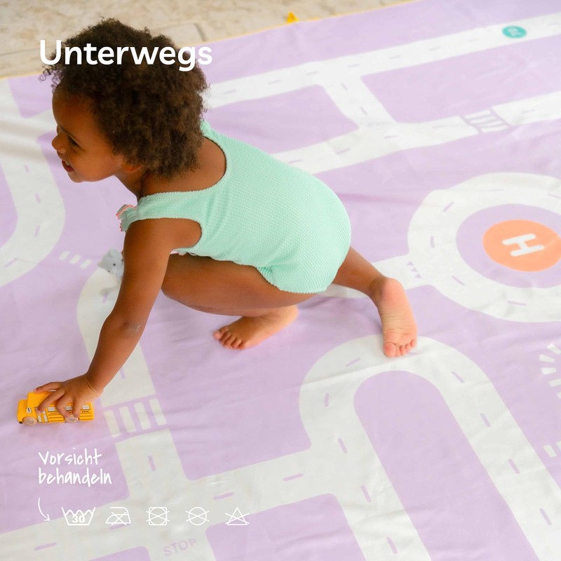 Quut Beach / Pool Towel for Kids with Game -