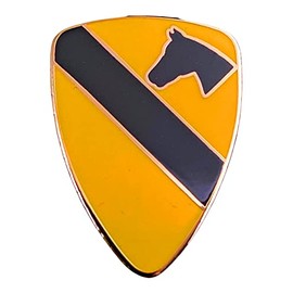 US Army 1st Cavalry Division"First Team", Hat Lapel Clutchback Pin, 1"