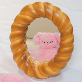 Tumecos Bread-Shaped Mirror Oval - Aesthetic Oval Vanity Mirror with Realistic Loaf Design, Small Aesthetic Desk Mirror for Makeup & Wall Decor, Creative Gift for Foodies & Home