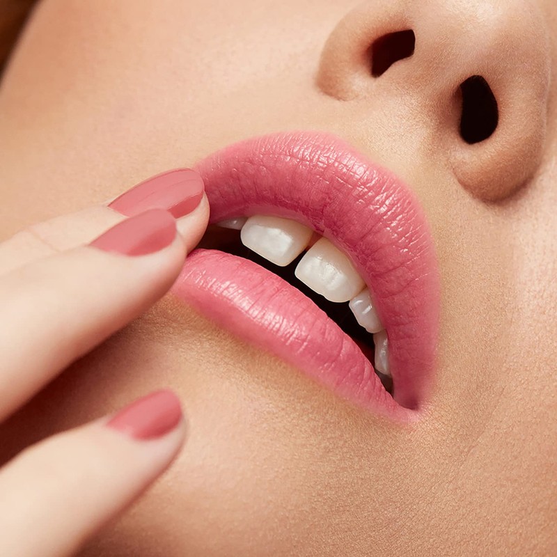 Lápiz Labial Revlon Super Lustrous Glass Shine tono Beaming strawberry