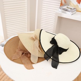 RVROVIC Women's Floppy Straw Sun Hat Foldable Summer Beach Hat Packable Roll Up Wide Brim Crochet Bucket Hat, Black and beige, Unit size