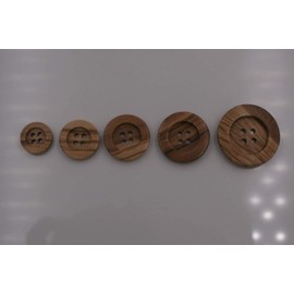 10 x Beautiful Wooden Buttons 4 Holes Made in Europe with Natural Grain (20mm)