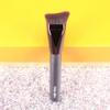 Vela.Yue Cosmetic Brush Curved Sculpting Brush Precision Foundation Brush Contour