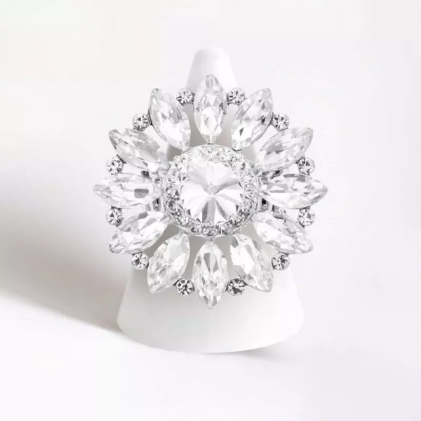 Unbranded 1.5” SILVER Stretch Ring with CLEAR RHINESTONE FLOWER (