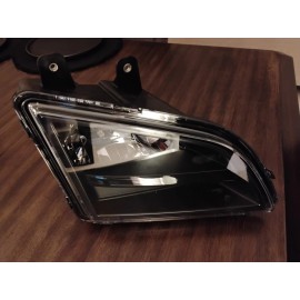 Volvo VNL Gen 3 New OEM Fog Light Passenger Side RH Right 82775822 FR