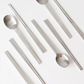 1+1 Domestic Premium Kamome Kitchen Pleated Stainless Steel Spoon & Chopstick Cutlery Set / 1+1 국내산 프리미엄 카모메키친 플리츠 스텐 숟가락 젓가락 수저세트