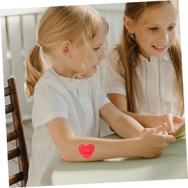 SUPVOX 500pcs Heart Shaped Bandage Patches Self- Care Non-stick and Water-resistant Comfortable for Daily Use and Scrapes