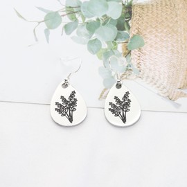 Lavender Flower Disc Pendant Necklace Wildflower Necklace Flower Nature Themed Gift For Girlfriend Fiancee Wife (UK Lavender flower ER)